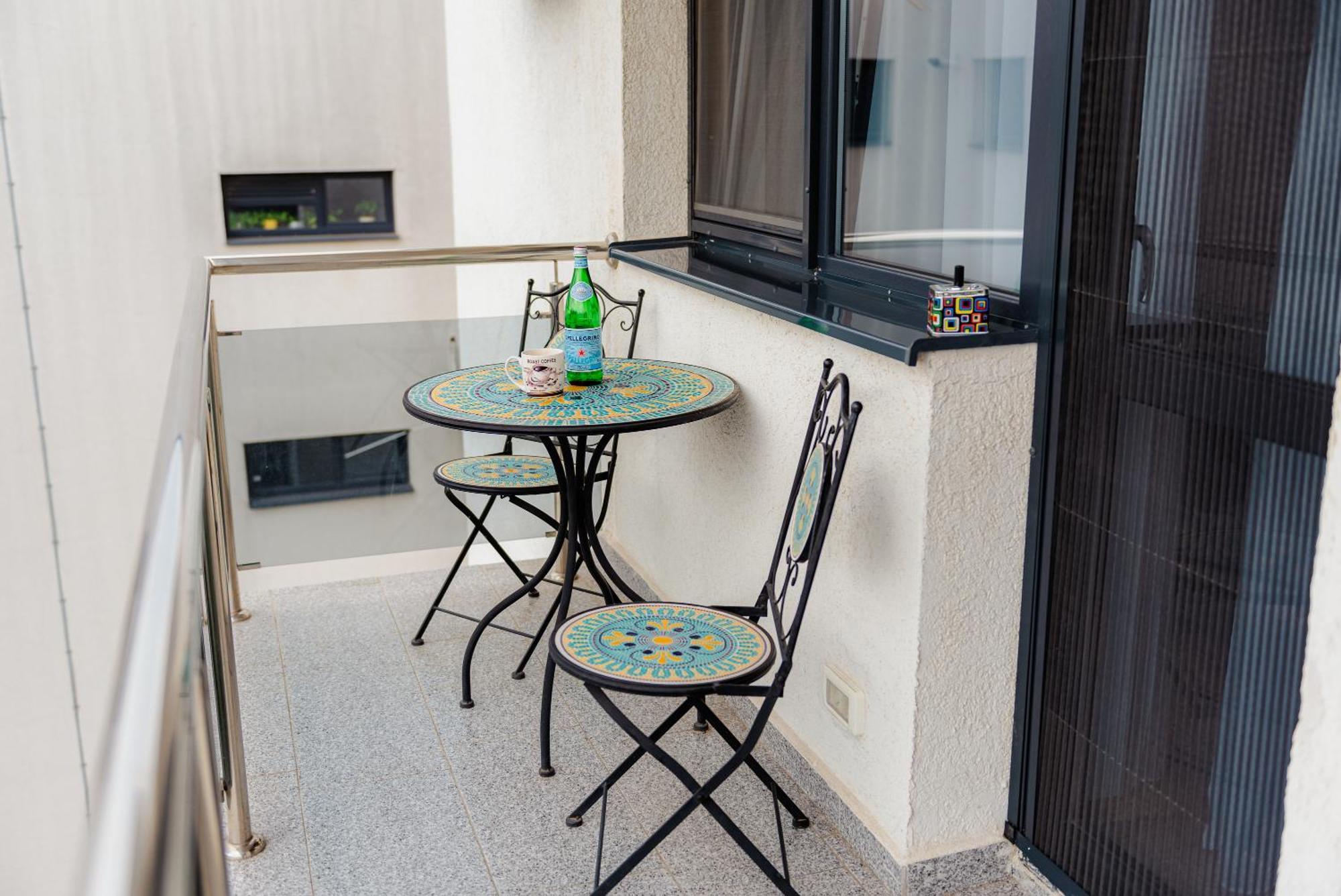 Appartamento The Blue Norwegian House Bucarest Esterno foto